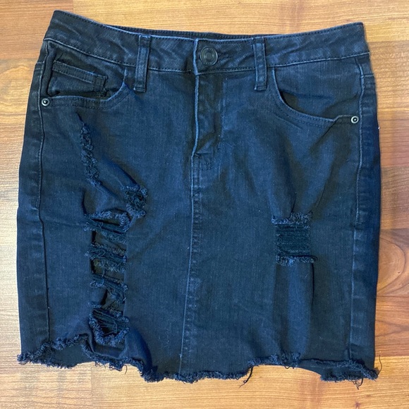 Skirt - Picture 1 of 2